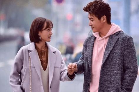 贝莱德跌0.68% 股价跌破800美元大关